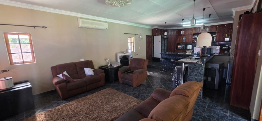 5 Bedroom Property for Sale in Wilkoppies North West